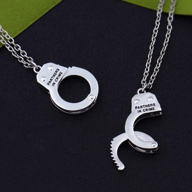 2pcs/set Fashion Punk Handcuff Pendant Couple Friendship Necklaces: Long Chain Jewelry for Perfect Friend Gift